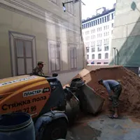 Пример укладки полусухой стяжки пола в офисном помещении в Балашихе