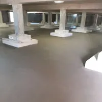 Пример укладки полусухой стяжки пола в производственном помещении в Балашихе